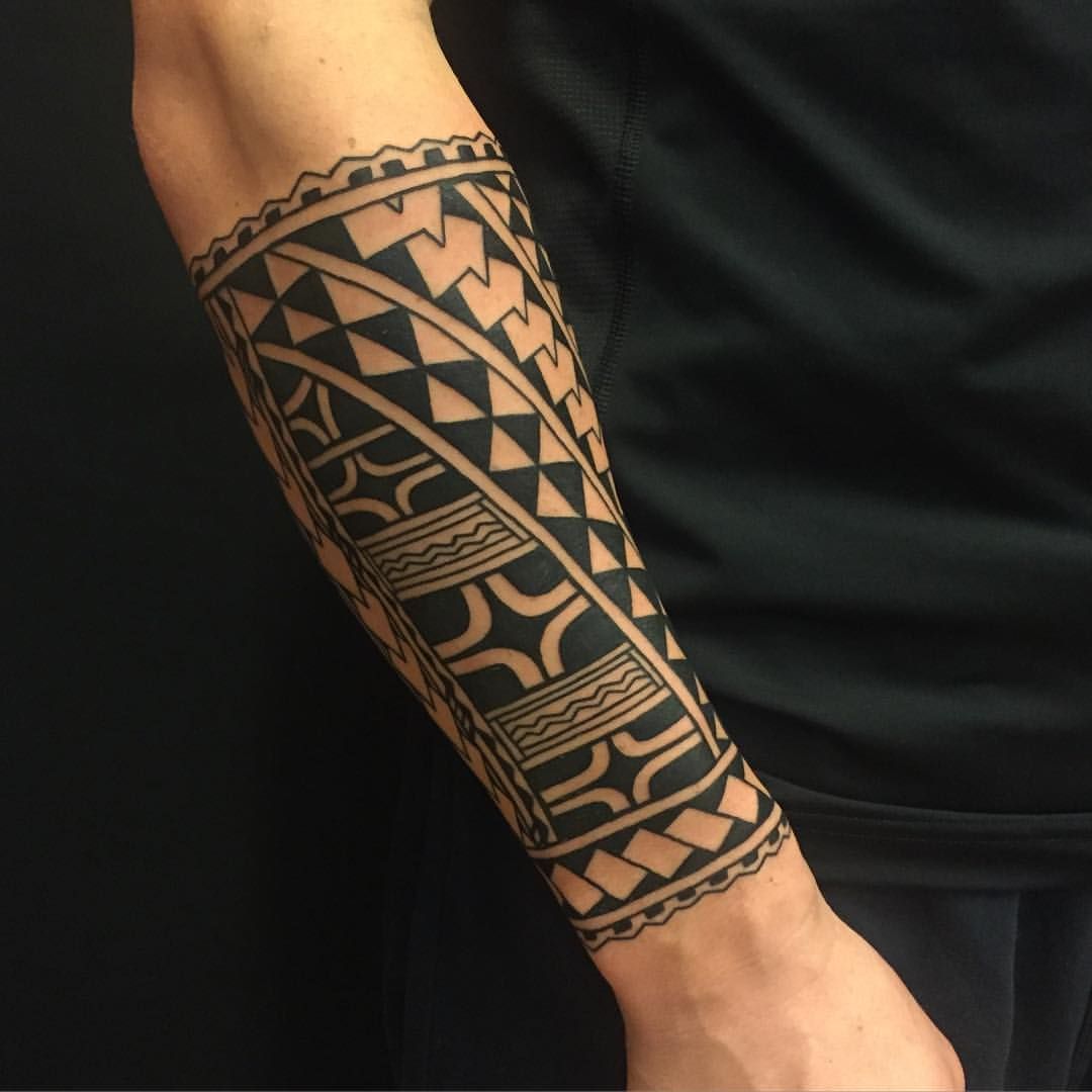 Tatuagens masculinas no braço tribais 2021