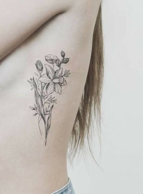 tatuagem de flores na costela - Tatuagens Femininas