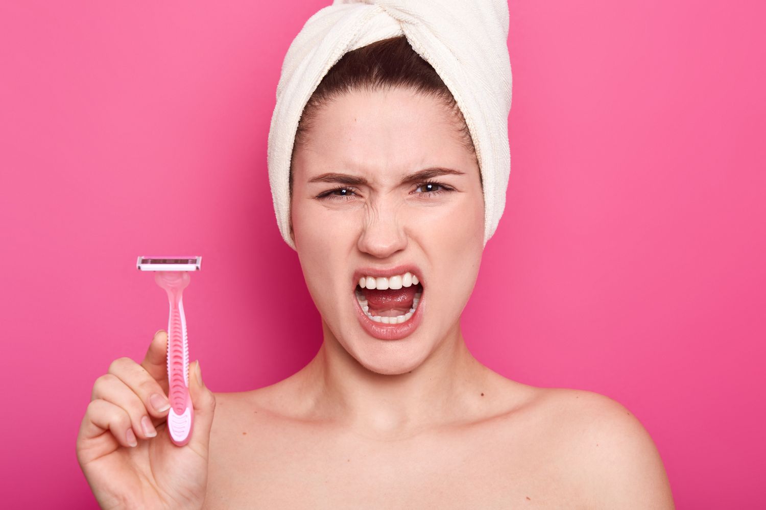 5 erros que você comete ao se depilar lâmina