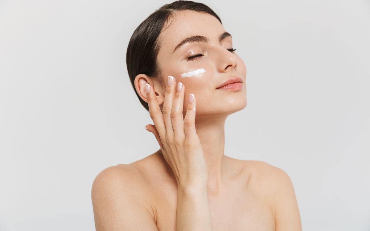 Ativos para skincare que irão lhe deixar com a pele de pêssego - Descubra