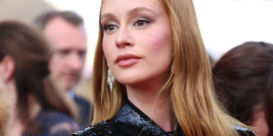 Maquiagem Marina Ruy Barbosa em Cannes. Foto atriz Marina Rui Barbosa com sombra clara, blush rosado e batom matte marrom.