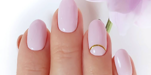 Tendências de Inverno de unhas decoradas para mulheres - minimalista