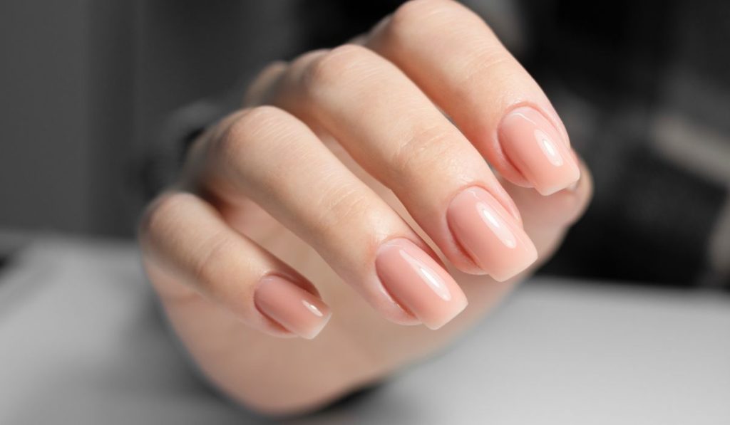 Virgem e Nail Art minimalista é a combinação PERFEITA por motivos que listamos AQUI