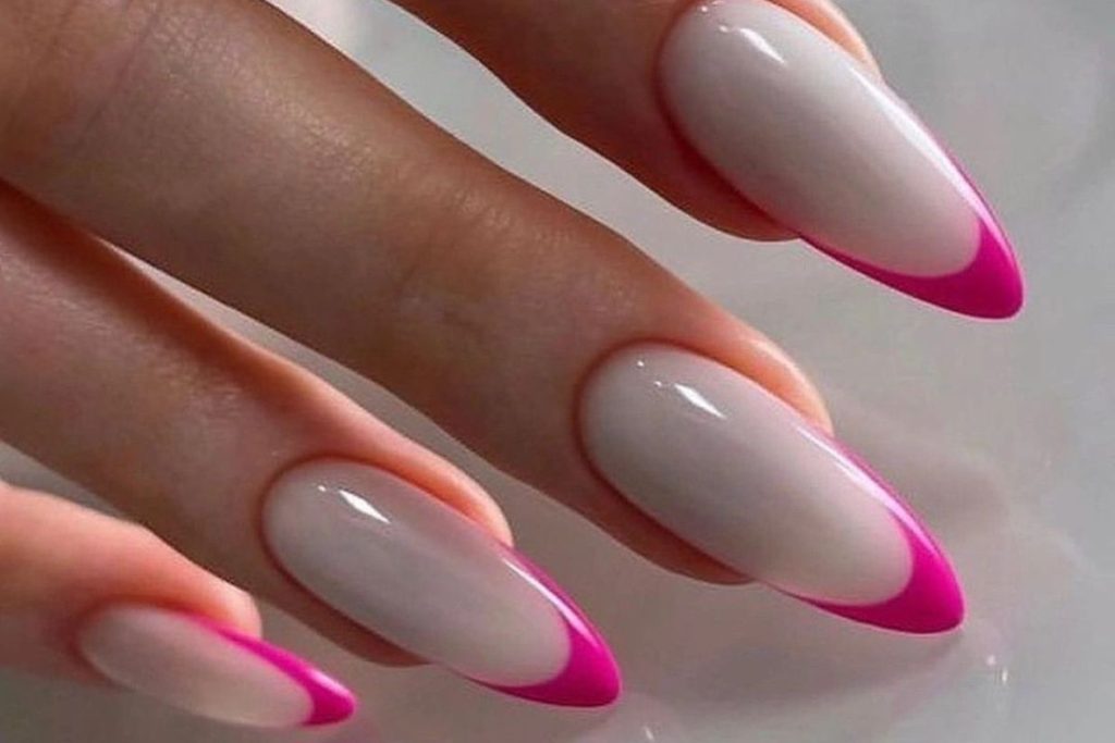 Tendencias-de-Unhas-BARBIECORE-francesinha-1024x683