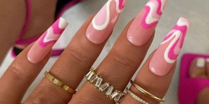 Unhas Decoradas em Rosa e Branco