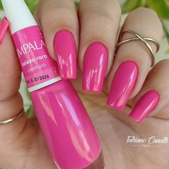 Tendência Verão 2024 cores de esmaltes rosa