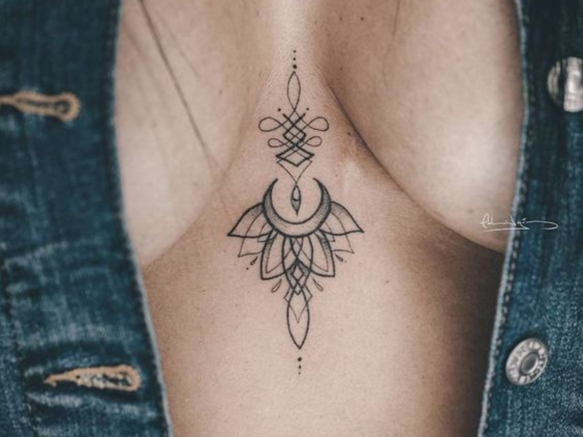 Tatuagem no peito feminina