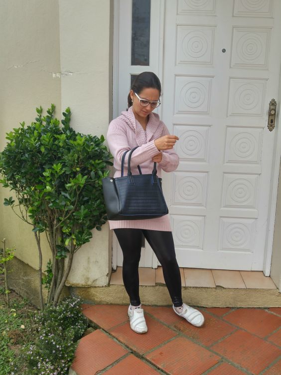 Leggings e moletom (Pinterest) -looks com tênis mulheres maduras