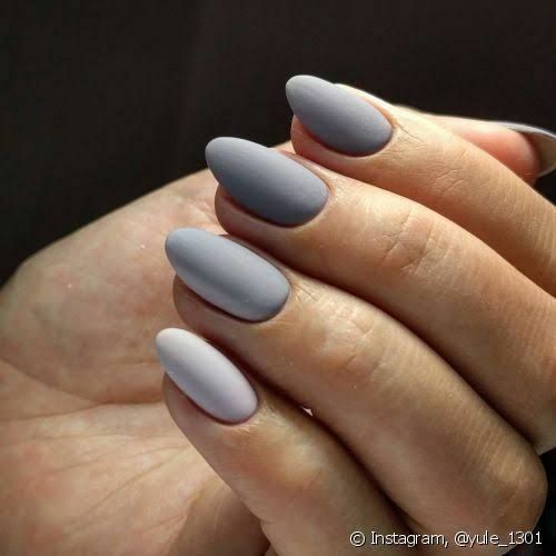 Cinza fosco - marca de esmalte desconhecida (Pinterest)