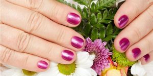 cores neutras para unhas de mulher madura