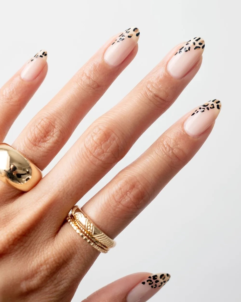 unhas com animal print