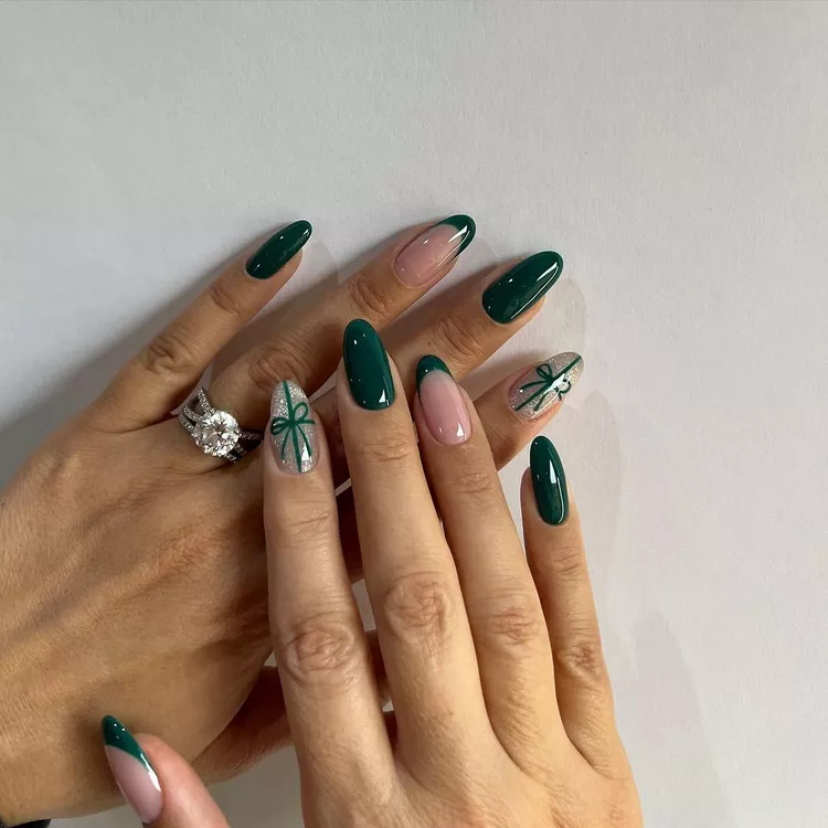 Unhas decoradas Natal laço verde