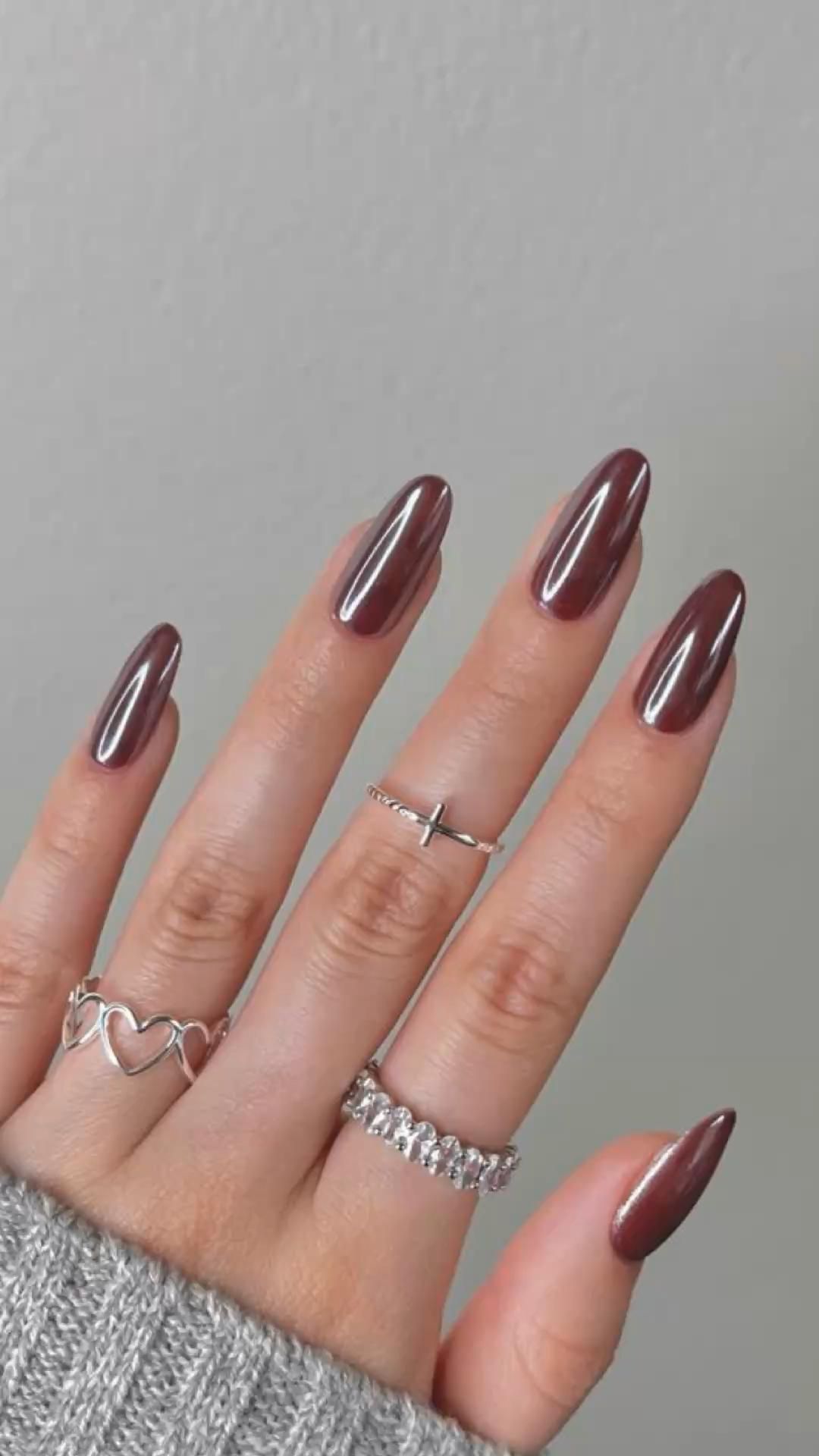 unhas glaceadas marrons